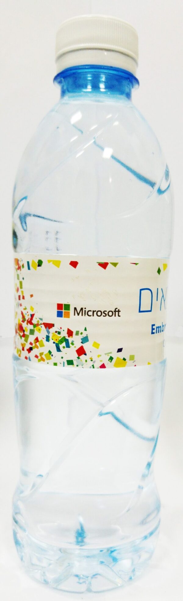 בקבוק מים עם מיתוג היקפי צבעוני מלא