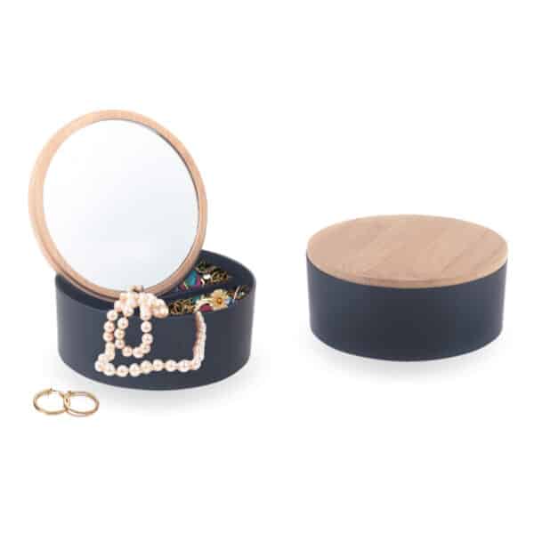 קופסת תכשיטים עם מכסה במבוק